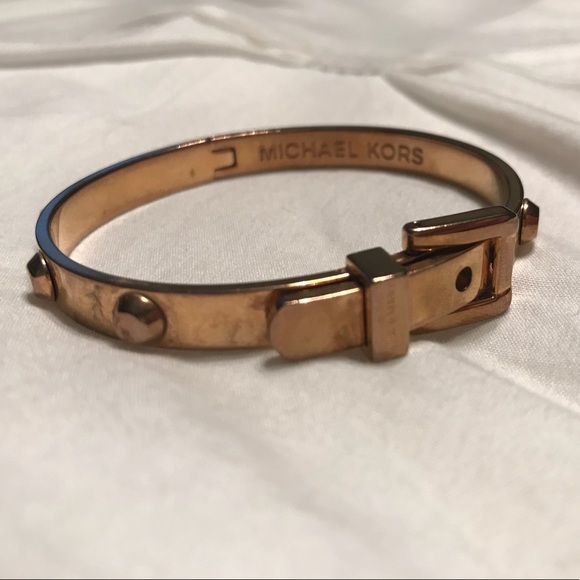 Rose gold Michael kores Bracelet. - Picture 3 of 6